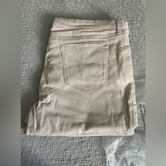 NWT SOFT SURROUNDINGS STYLE & CO. LOW RISE CURVY BOOT CUT JEANS-SANDSTONE SZ 18 - Picture 3 of 6